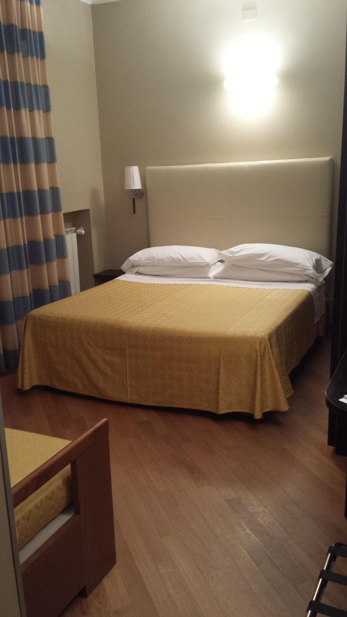 Hotel Corso Alaxi Hotels Alassio Oda fotoğraf