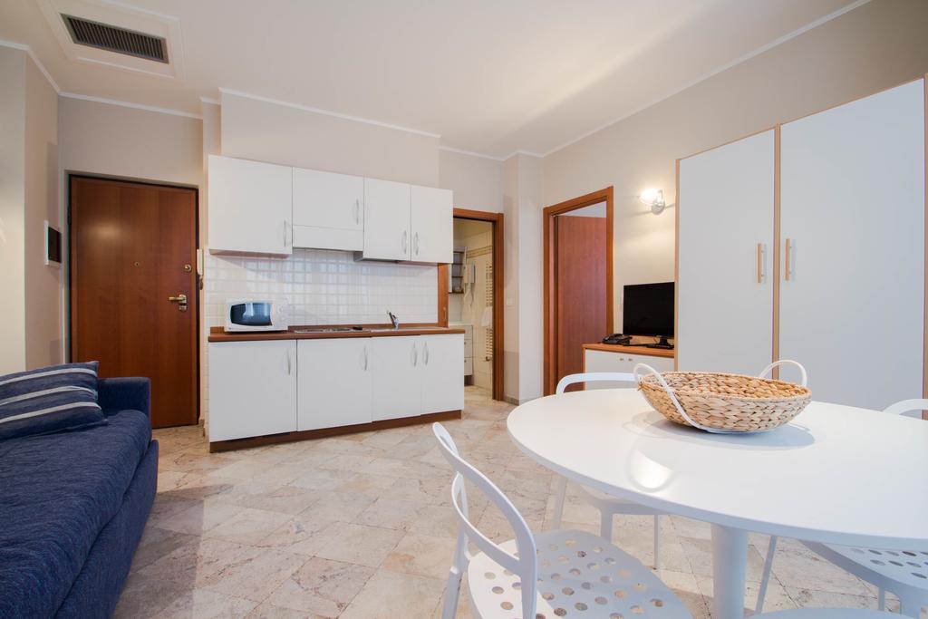 Hotel Corso Alaxi Hotels Alassio Oda fotoğraf